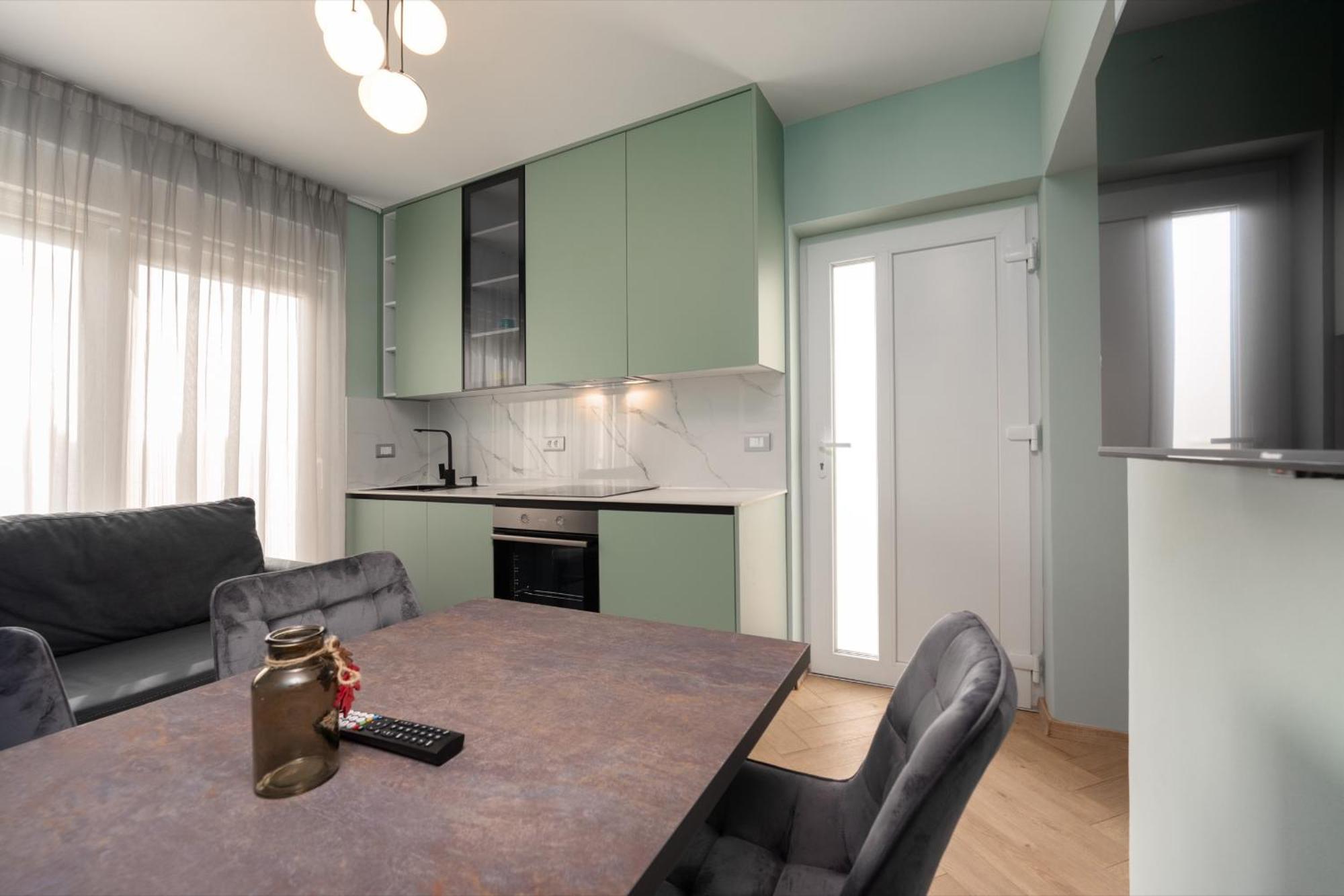 Larum Apartmens Vrsar Exterior photo