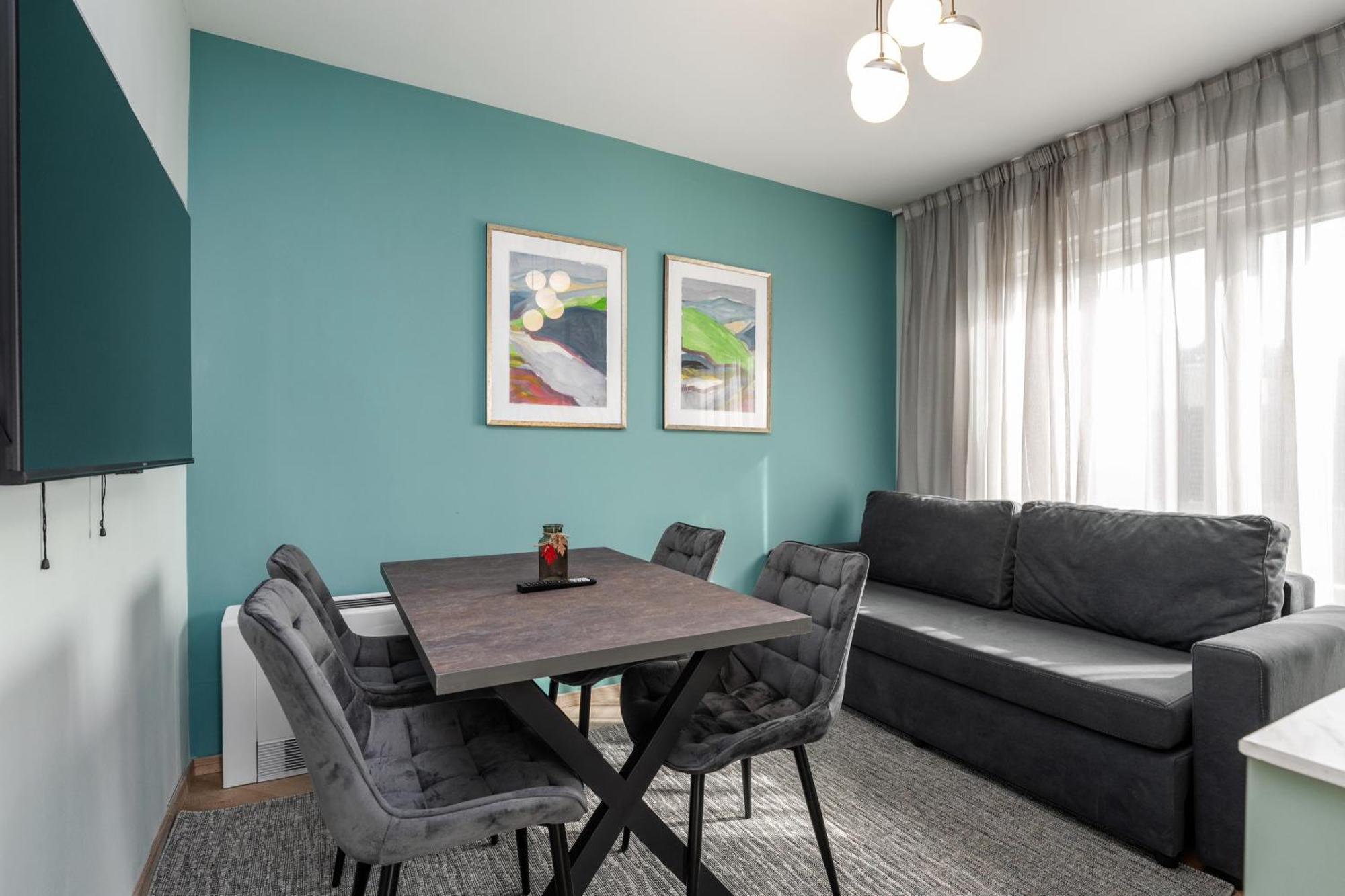 Larum Apartmens Vrsar Exterior photo