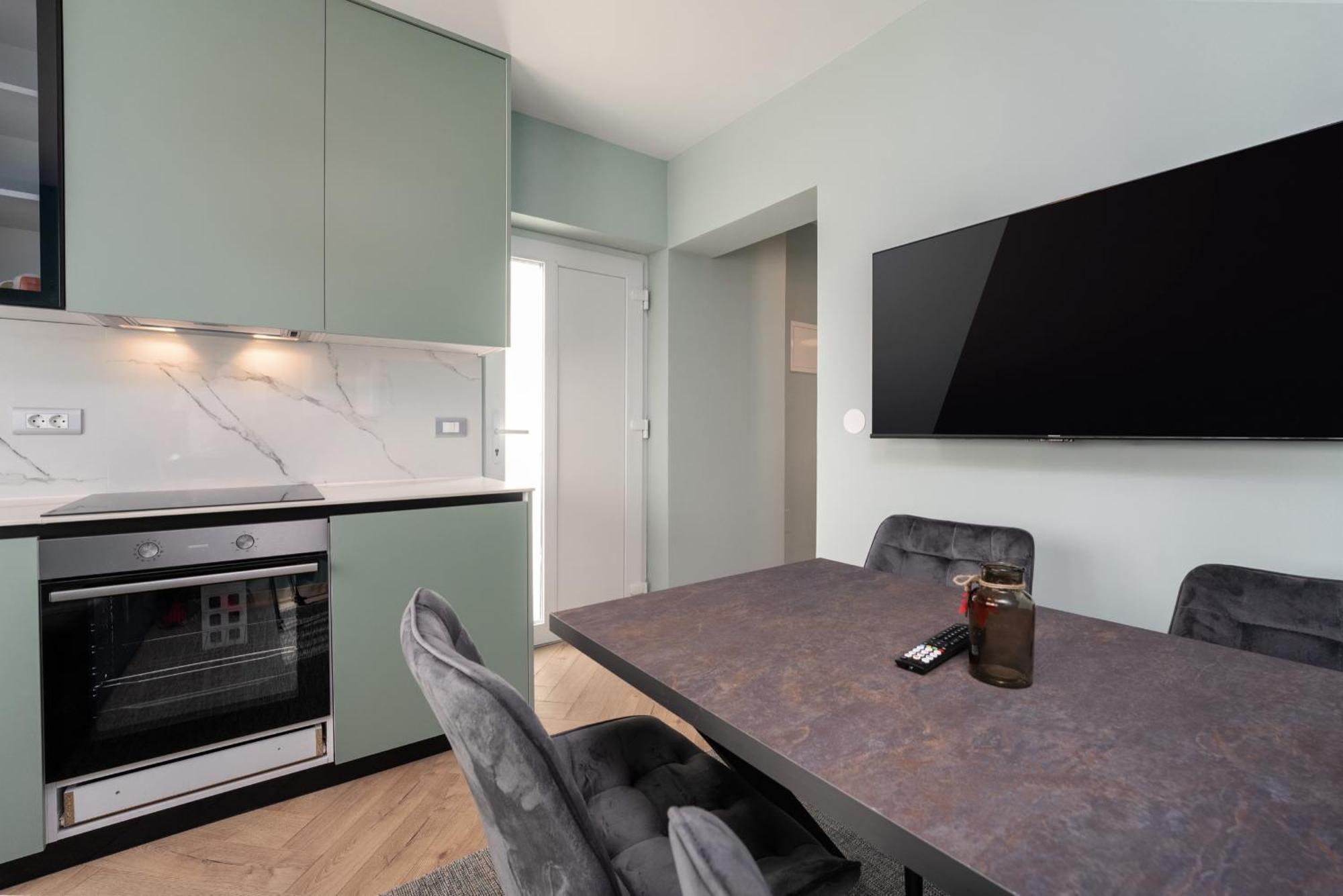 Larum Apartmens Vrsar Exterior photo