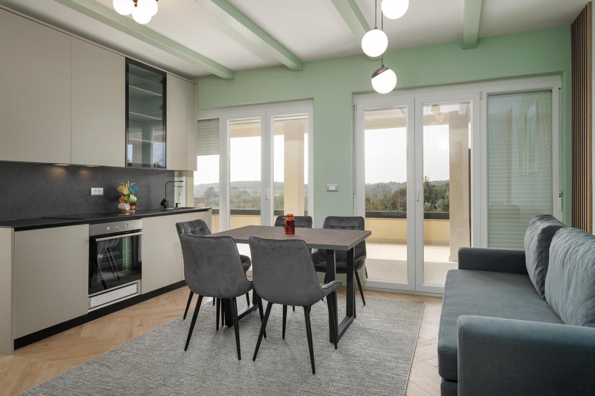 Larum Apartmens Vrsar Exterior photo