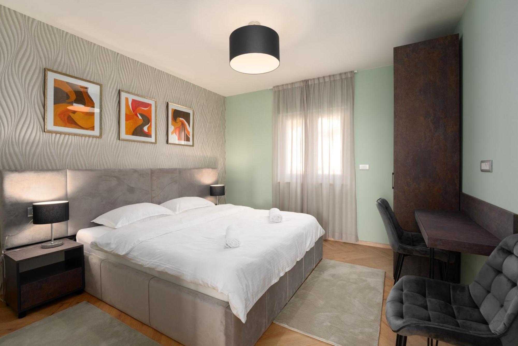 Larum Apartmens Vrsar Exterior photo